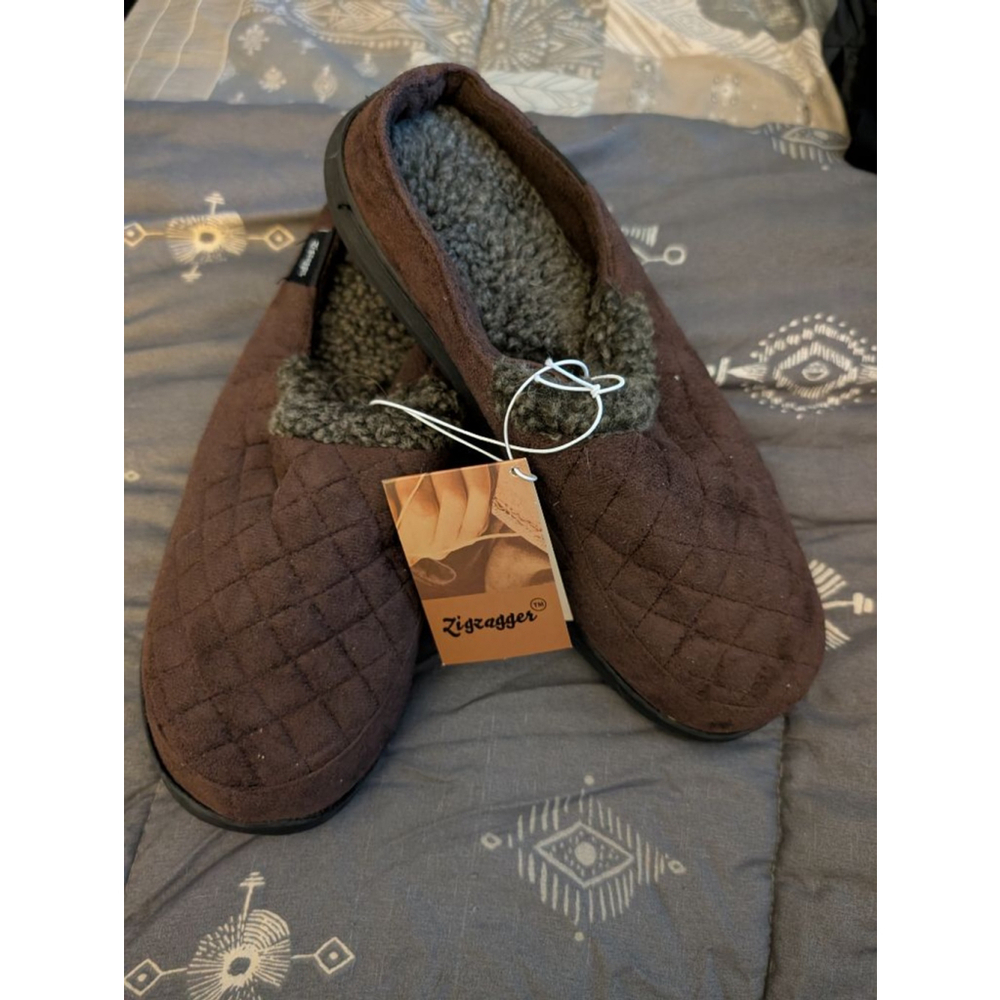 Men's Brown Quilted Slippers Size Medium 9-10
